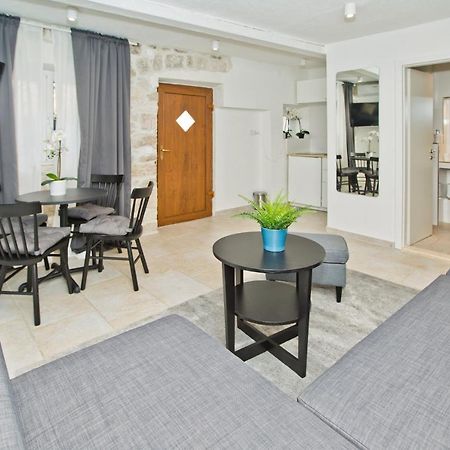 Apartment And Studios Happy Place Hvar Town Exterior foto